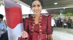 Foto: Bersongket Merah, Venna Melinda Cantik Banget di Sidang Tahunan