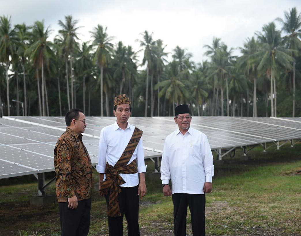 Fashion Jokowi Jokowi di Morotai