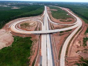 Jokowi Kebut Pembangunan Tol Bakauheni-Terbanggi Besar