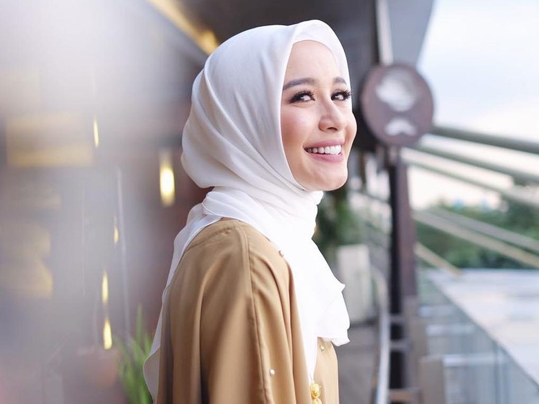 Buka Suara, Laudya Cynthia Bella Tak Mau Sesumbar tentang Pernikahan Buka Suara, Laudya Cynthia Bella Tak Mau Sesumbar tentang Pernikahan