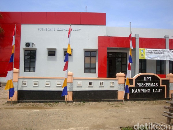 Umumnya, destinasi wisata yang diusung di sini adalah wisata bahari. Dengan beberapa hutan mangrove yang ada di sekitar Kampung Laut (Arbi/detikcom) Umumnya, destinasi wisata yang diusung di sini adalah wisata bahari. Dengan beberapa hutan mangrove yang ada di sekitar Kampung Laut (Arbi/detikcom)