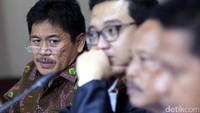 Musa didakwa melanggar Pasal 12 huruf a atau Pasal 11 Undang-Undang Nomor 31 Tahun 1999 sebagaimana diubah dalam UU Nomor 20 Tahun 2001 tentang Pemberantasan Tindak Pidana Korupsi juncto Pasal 55 ayat 1 ke-1 KUHP.