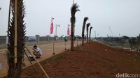 Kepala Balai Besar Wilayah Sungai Ciliwung-Cisadane T. Iskandar menjelaskan, saat ini progres pembangunan Tanggul Laut Kalibaru sudah mencapai 57% dari total panjang 2,2 km.