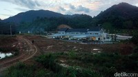 Matahari turun, akhirnya kami pun tiba di PLBN Entikong untuk mengakhiri perjalanan Patroli Jalur Tikus.