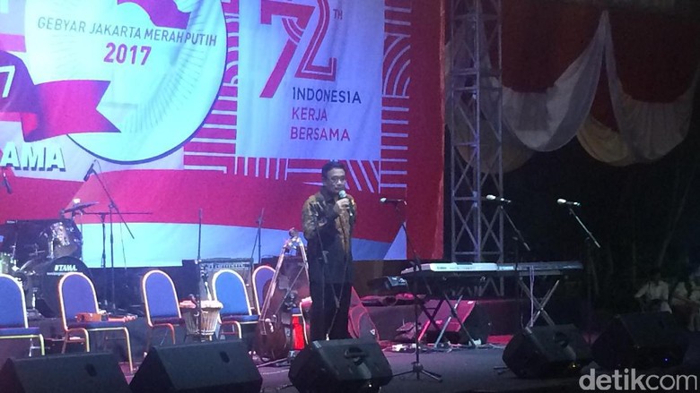 Nyanyikan Lagu Keroncong, Djarot Buka Gebyar Jakarta Merah Putih Nyanyikan Lagu Keroncong, Djarot Buka Gebyar Jakarta Merah Putih