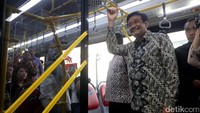 Menurut Djarot, koridor 13 tidak akan pernah ada bila tidak ada keberanian dari Ahok untuk mengambil keputusan guna mengurangi kemacetan di Ciledug. Karena itu, Djarot mengajak warga Jakarta dan Tangerang berterimakasih pada Ahok.