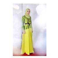 Seperti ini gaya hijab Laudya Cynthia Bella ketika menjadi juri Sunsilk Hijab Hunt 2017 pada Juni lalu. Kombinasi hijau dan kuning membuat penampilan terlihat feminin. (Foto: Dok. Instagram)