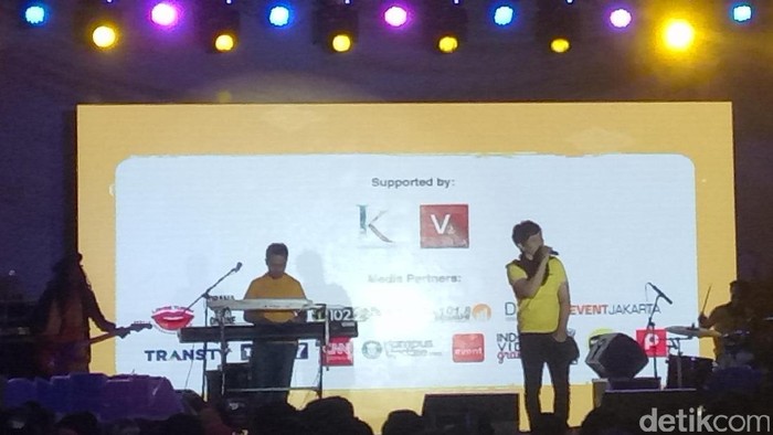 TeamLo Buka Acara Indonesia Happy Diiringi Gelak Ketawa Penonton