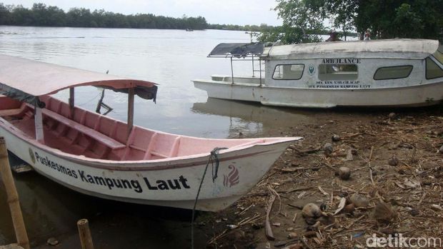 Kampung Laut, Cilacap, Jawa Tengah. 