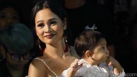 Andien ajak Kawa saat launching video klip baru. (Foto: Palevi S/detikHOT)
