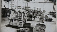 Pada tanggal 1 Januari 1851, CW diubah namanya menjadi Artilerie Constructie Winkel (ACW). Kemudian pada tahun 1961, dua bengkel persenjataan yang berada di Surabaya, ACW dan PW disatukan di bawah bendera ACW. ACW dipindahkan pertama kali ke Bandung, pada rentang waktu 1918-1920.  (dok. Pindad)
