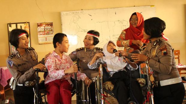 Sosialisasi Tertib Lalu Lintas untuk Anak Difabel di Brebes