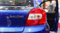 Hal ini membuat Baleno seperti ingin bergerak agresif meski dalam keadaan diam.