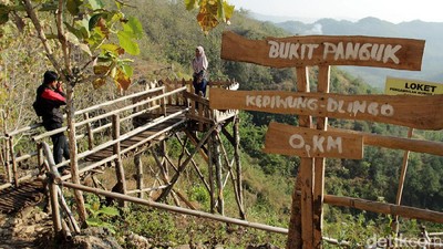 Foto: Tempat Foto Kekinian di Bukit Panguk, Yogyakarta