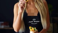 Menu di Hot Buns juga bervariasi dari burger dengan aneka pilihan daging atau sayur dalam berbagai ukuran, tidak lupa kentang goreng renyah. Minumannya ada soda, mojito, sampai wine dan bir (Hot Buns)