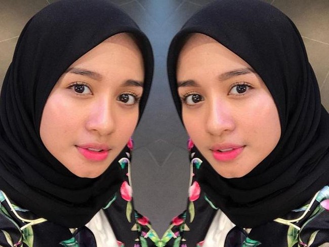 Kali ini Laudya Cynthia Bella menerapkan makeup natural berkonsep merah muda. Di lihat dari segi mana pun parasnya tetap memesona. (Foto: Dok. Instagram)