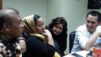 Agustus 2017. Tampak Anniesa mengenakan pakaian warna hitam dengan kerudung yang tak menutup semua rambutnya (Dok. Eggi Sudjana) 