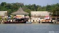 Potensi lainnya yang menarik dari Kampung laut yakni Goa Masigit Sela, Goa Maria, Ranca Babakan, Pantai Kalijati dan Pantai Permisan (Arbi/detikcom)