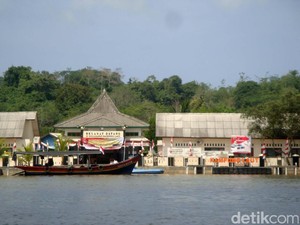 Menyelami Kampung Laut di Segara Anakan Cilacap