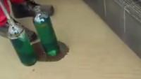 Yang disebelah kanan adalah botol yang sudah diisi Pertalite. Kemudian di sebelah kiri masih diisi dengan Pertamax.
