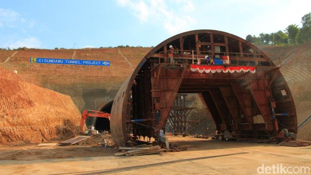 Proyek terowongan tol Cisumdawu