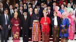 Foto Pekan Ini: Salaman Langka SBY-Mega sampai Teror Barcelona