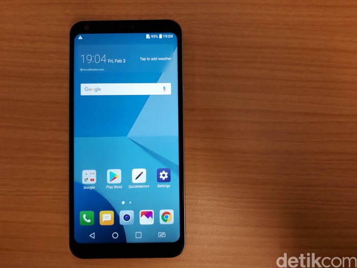 LG Q6. Foto: detikINET/Fino Yurio Kristo LG Q6. Foto: detikINET/Fino Yurio Kristo