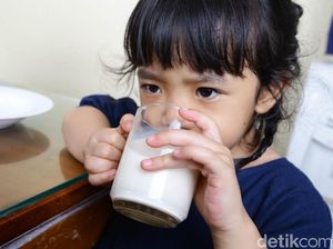 Ketika Anak Keracunan Makanan, Bisakah Diatasi dengan Susu?