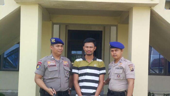 Paksa Minta Solar, Andika Ancam Rozali dengan Pedang