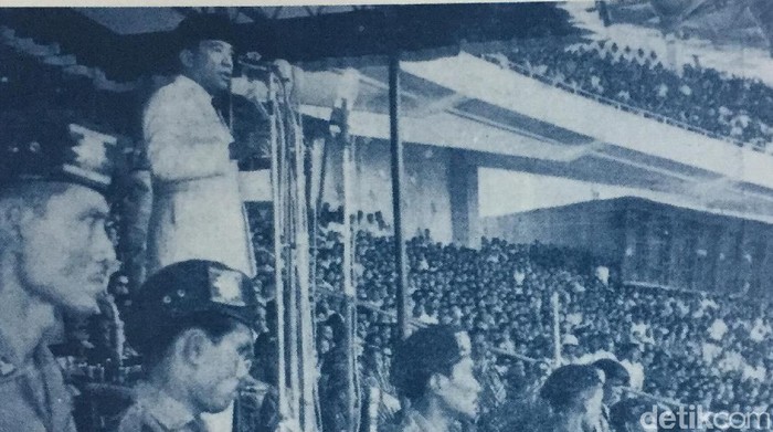 Soekarno saat membuka Asian Games 1962
