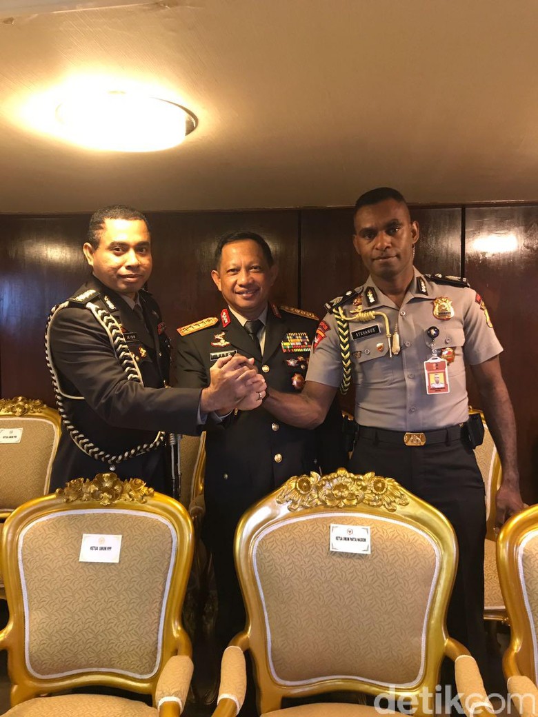 Kapolri: Pertama dalam Sejarah Ajudan Presiden dari Papua Kapolri: Pertama dalam Sejarah Ajudan Presiden dari Papua
