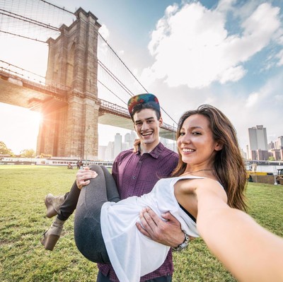 Ilustrasi pasangan yang pacaran. Foto: Thinkstock Ilustrasi pasangan yang pacaran. Foto: Thinkstock
