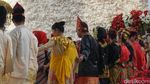 Foto: Keren Banget! Parade Baju Adat Sambut Jokowi-JK di DPR