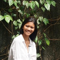 Laras pun bersyukur karena tak pernah menyangka dirinya bisa terpilih dari sekian banyak model untuk berjalan di catwalk rumah mode sekelas YSL. Menurutnya, ini mustahil terjadi jika dirinya tak berani keluar dari zona nyaman dan hidup mandiri. (Foto: Daniel Ngantung/Wolipop)