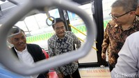 Selain itu Djarot juga mengingatkan para pengemudi bus TransJakarta agar berhati-hati saat membawa bus di koridor 13. Sebab, jalan layang untuk koridor 13 sempit, sehingga butuh kewaspadaan.