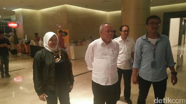 Menteri Basuki tiba di acara Indonesia Happy / 