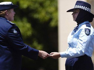 Cerita Perjuangan Polisi Berhijab Pertama di Australia Saat Bertugas