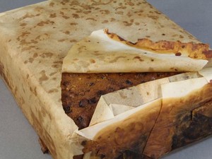 Wah, Fruitcake Berusia 106 Tahun Ini Masih Tampak Enak Dimakan!
