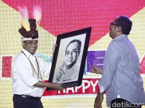 Open Mic, Menteri Budi Karya Boyong Penonton Bayaran
