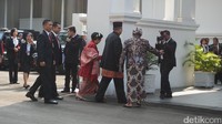 Setelah beramah tamah dengan Pramono, SBY dipersilakan menuju tempat yang telah disediakan bagi para tokoh yang pernah menjadi Presiden RI. Foto: Bagus Prihantoro Nugroho/detikcom