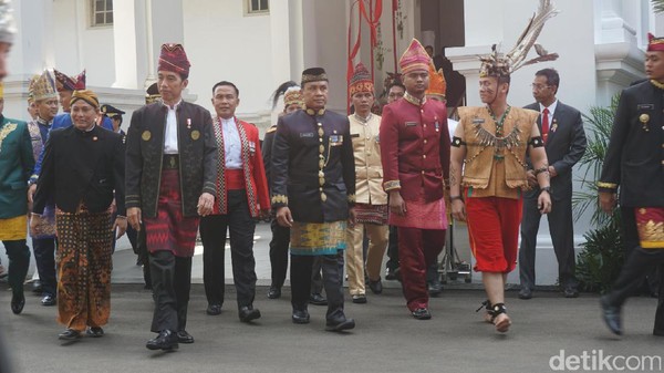Upacara HUT ke-72 RI: Antara Istana dan UBK