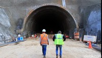 Tube kedua akan dibangun di sebelah tube tunnel yang sudah terlebih dahulu dibangun. Jika lahan sudah dibebaskan maka pembangunan tunnel tube kedua sudah dapat dilakukan.