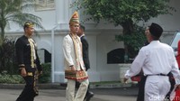 Para tamu undangan wajib mengenakan baju daerah (Foto: Bagus Prihantoro/detikcom)