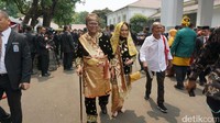 Juara kedua adalah Ketua DPD RI Oesman Sapta Odang yang mengenakan baju tradisional Minangkabau. Foto: Bagus Prihantoro Nugroho/detikcom