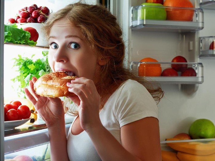 Saat diet harus ekstra hati-hati memilih camilan. (Foto: Thinkstock) Saat diet harus ekstra hati-hati memilih camilan. (Foto: Thinkstock)