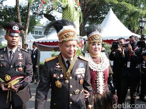 Istri Tito Karnavian: Suami Tak Menang Karena Tak Pakai Koteka