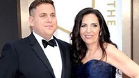 Perubahan mulai tampak pertengahan tahun 2016. Meski masih terlihat gemuk, perut Jonah tak lagi buncit. (Foto: instagram/@jonahhill) 