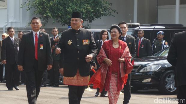 SBY dan Ani saat hadir di Istana Merdeka. 