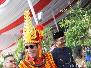 Juara 1 Lomba Baju Adat, Menkum HAM: Sebetulnya Ini Buat Perang