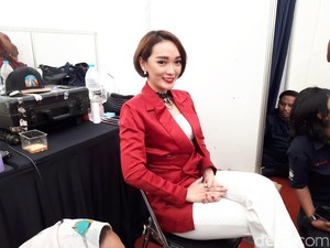 Zaskia Gotik Posting Foto Sama Sirajuddin Mahmud Sabang, Siap Menikah?